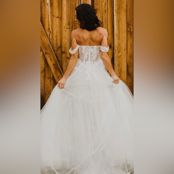 Libretto Brand New White Boho Sparkly Lace Wedding Dress - Picture 4 of 4